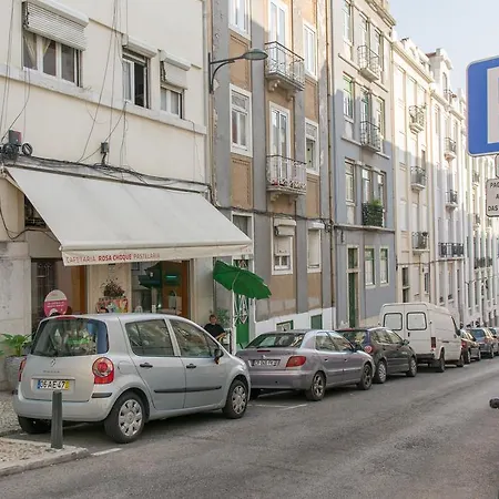 10 Min Walk To Center Apartment *